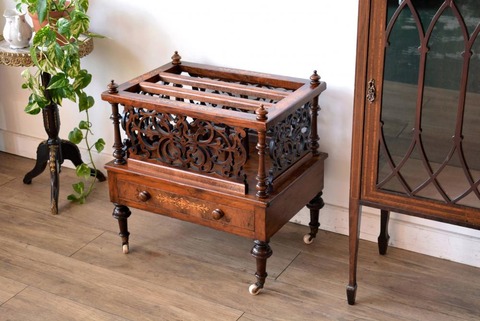 10051644_5d9849cfb9818