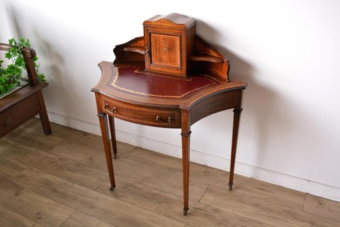 08171204_5d576eb8eaca7