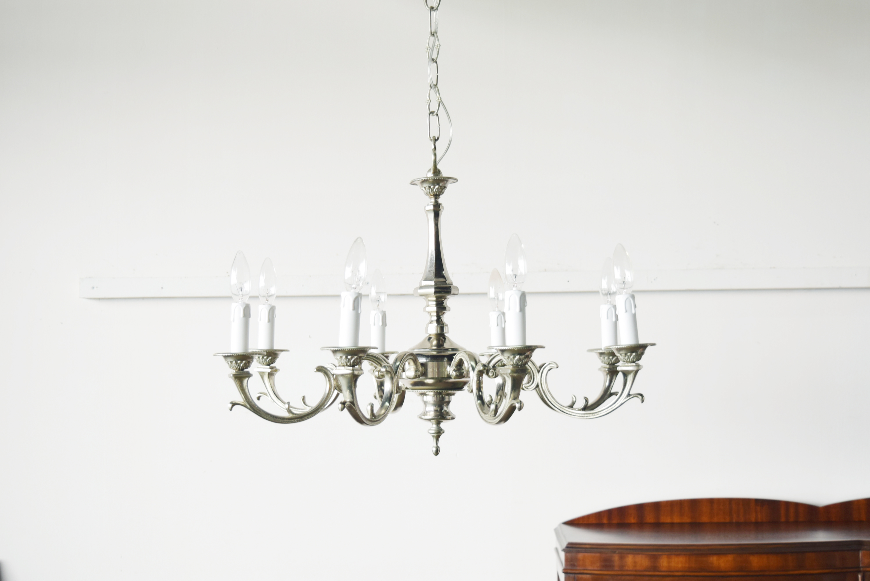 パルテノン アンティーク / クラシカルな気品を纏った、優雅な8