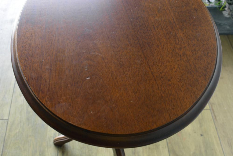 t226　ワインテーブル