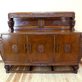 今から約90年ほど前、アールデコの時代に作られたサイドボード【9118】