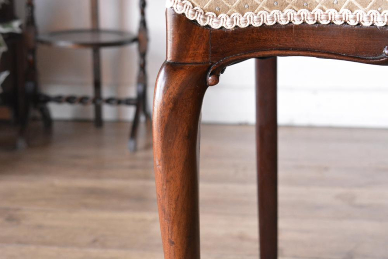 c253-2　クイーンアンチェア