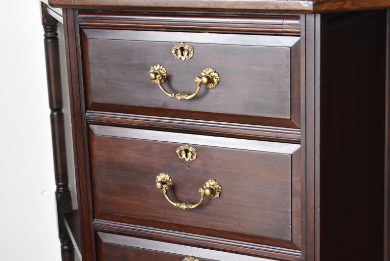 裏側がミラーバック収納になっている珍しいレザートップテーブル【fo237】