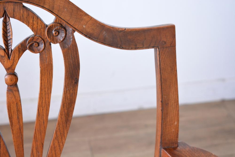 c219-2　ヘップルホワイトアームチェア