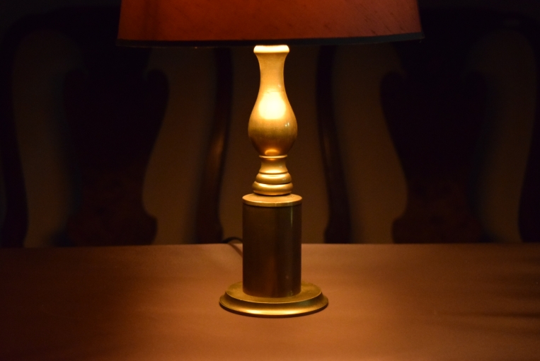 シンプルでスタイリッシュな1灯式スタンドランプ【sl103】