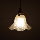 暗い部屋での点灯の様子