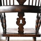 味わい深いスピンドルバックアームチェア【c307】