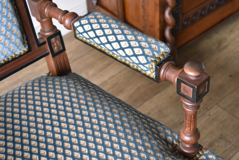 パルテノン アンティーク / ウォールナット無垢材で作られたハイ