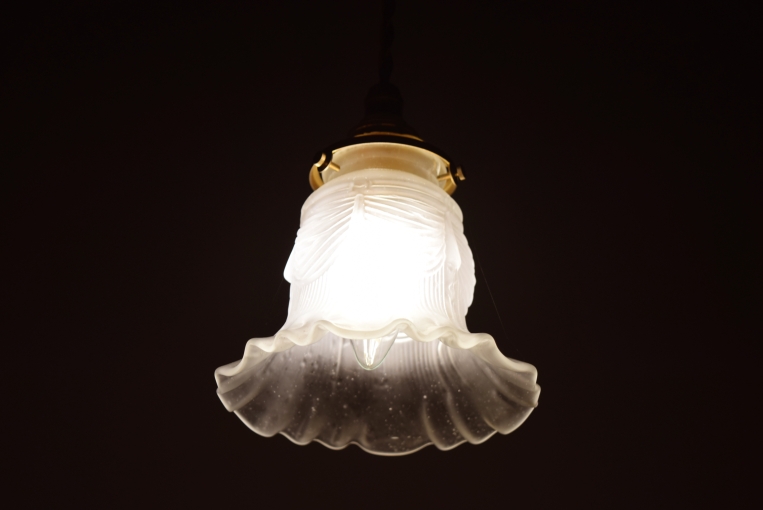 ベーシックなデザイン・シルエットのペンダントランプ【ls212-1】