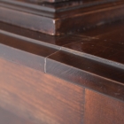 重厚な風格と実用性を兼ね備えたジョージアン様式のラージガラスキャビネット【k41】