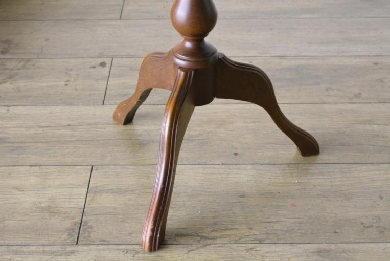 t226　ワインテーブル