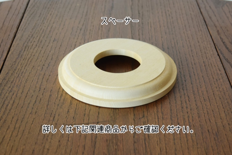 空間を華やかに彩る。真鍮の輝きとキャンドルデザインが美しい、重厚感溢れる6灯式シャンデリア【sy433】