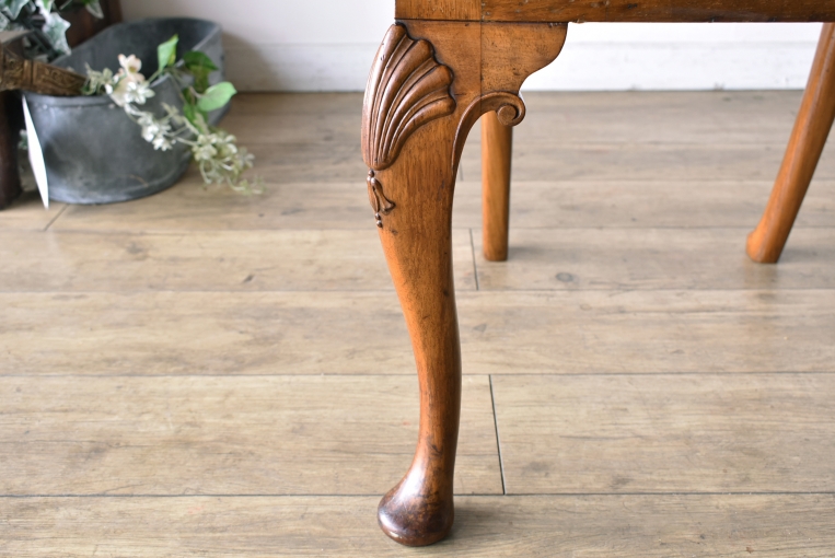 クイーンアンスタイルのアームチェア【c276-1】