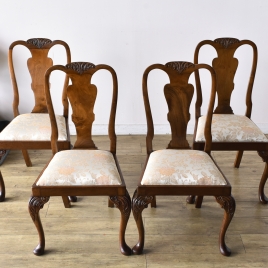 ウォールナット製のクイーンアンチェア　4脚セット【ds53-1】