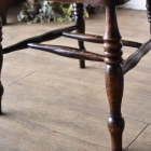 味わい深いスピンドルバックアームチェア【c307】