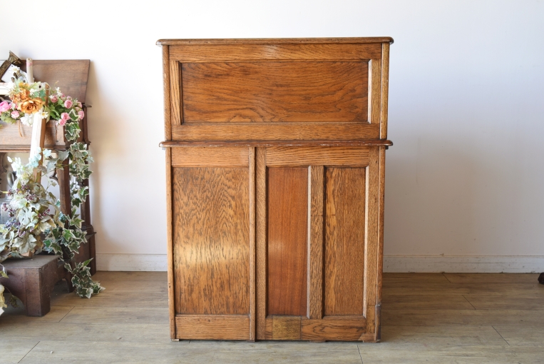 木目が美しいオーク材のスモールロールトップデスク【d83】