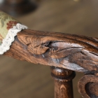 見事な彫刻が美しいキッズアームチェア【c304】