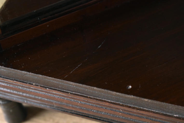 裏側がミラーバック収納になっている珍しいレザートップテーブル【fo237】