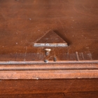 重厚な風格と実用性を兼ね備えたジョージアン様式のラージガラスキャビネット【k41】