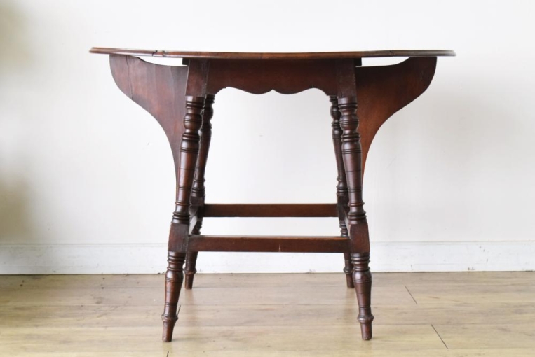 t152　バタフライサイドテーブル　