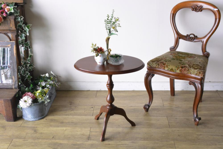 t226　ワインテーブル