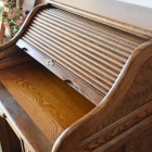 木目が美しいオーク材のスモールロールトップデスク【d83】