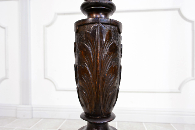 スマートなシルエットが特徴的なプラントスタンド【40274】