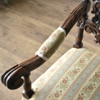 見事な彫刻が美しいキッズアームチェア【c304】