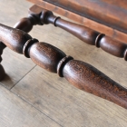 どっしりとしたオーク材が魅力のアームチェア【c14】