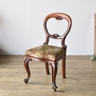 優雅で華やかなデザインが魅力のウォールナットバルーンチェア【c215-5】