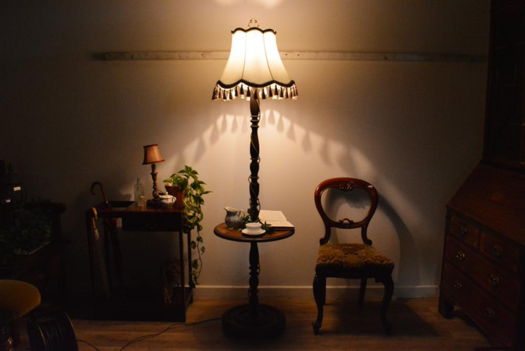 6099　1灯式フロアランプ