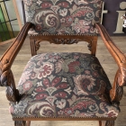 アンティークならではの生地が目を引くアームチェア【c35】