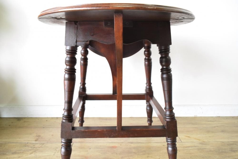 t152　バタフライサイドテーブル　