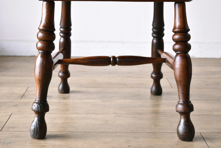 アンティークらしい味わいが魅力のダブルボウバックウィンザーアームチェア【c260-2】