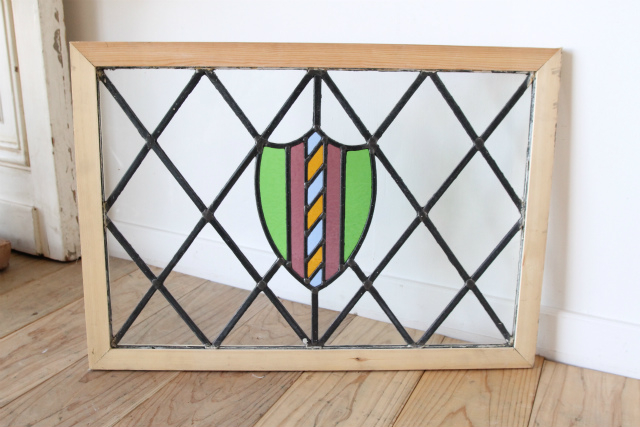 カラフルなガラスが用いられたステンドグラス【7738-C】