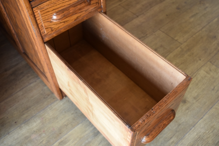 木目が美しいオーク材のスモールロールトップデスク【d83】