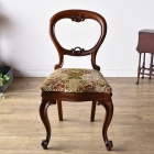 優雅で華やかなデザインが魅力のウォールナットバルーンチェア【c215-6】