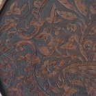 天板一面の彫刻細工が目を引くカーヴィングテーブル　【t34】