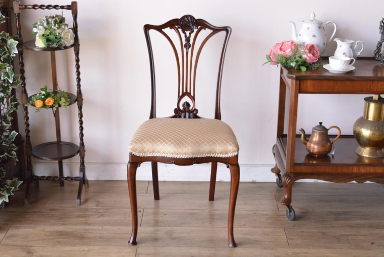 c253-3　クイーンアンチェア