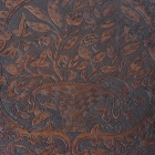 天板一面の彫刻細工が目を引くカーヴィングテーブル　【t34】