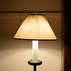 配線やソケットなどは全て日本製の新しいパーツに交換済みですので、安心してお使い頂けます。