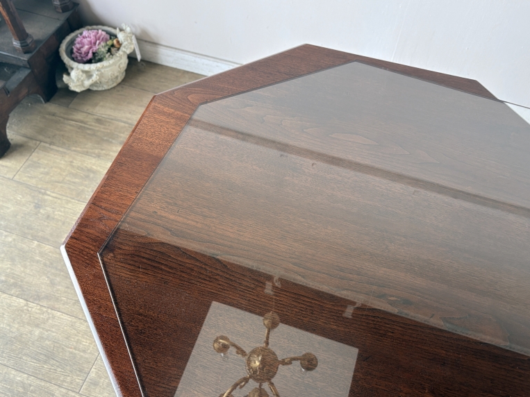 シノワズリスタイルのウォールナットガラストップオクタゴンテーブル【t330】