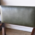 どっしりとしたオーク材が魅力のアームチェア【c14】