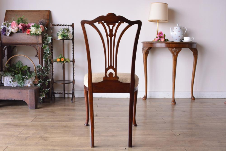 c253-2　クイーンアンチェア