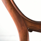 優雅で華やかなデザインが魅力のウォールナットバルーンチェア【c215-6】
