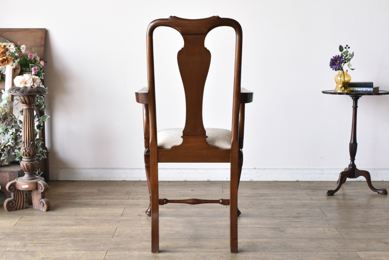 パルテノン アンティーク / 気品ある佇まいのマホガニークイーンアン