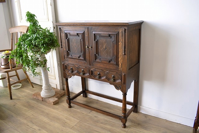 イギリス・アールデコ期に作られたカップボード【k9】