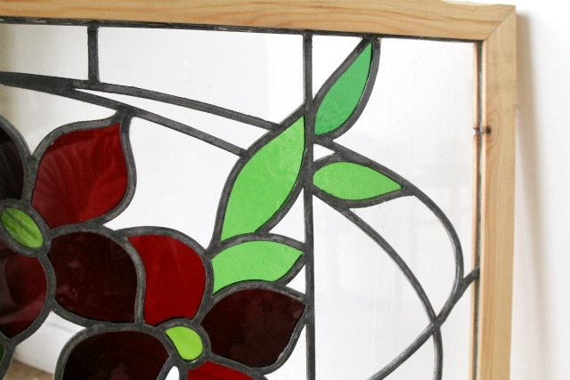 赤いお花が大きくデザインされたとても華やかなペアステンドグラス【7727-A】