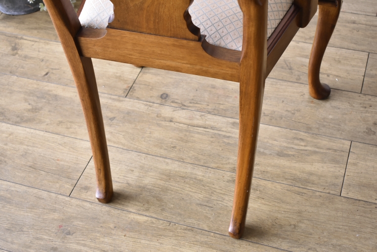 クイーンアンスタイルのアームチェア【c276-1】