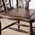 味わい深いスピンドルバックアームチェア【c307】